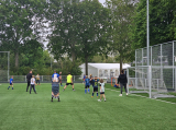 Laatste training S.K.N.W.K. JO10-1 (partijtje tegen de ouders) van woensdag 22 mei 2024 (90/133)